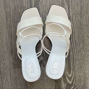White leather high heeled Sandals (new without tags)